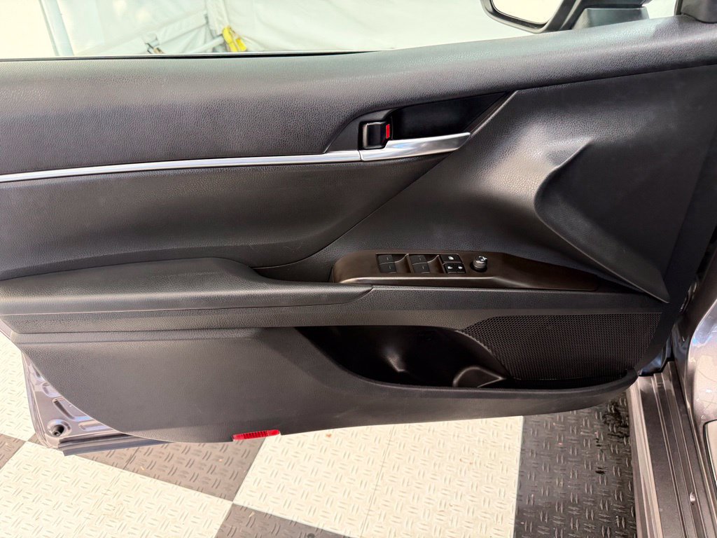 Used 2024 Toyota Camry SE FWD image 13