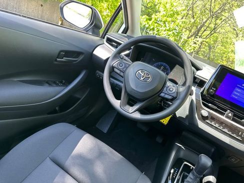 New 2026 Toyota Corolla LE FWD image 17