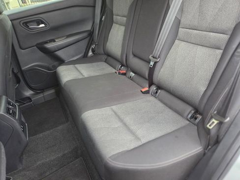 Used 2025 Nissan Rogue SV FWD image 15