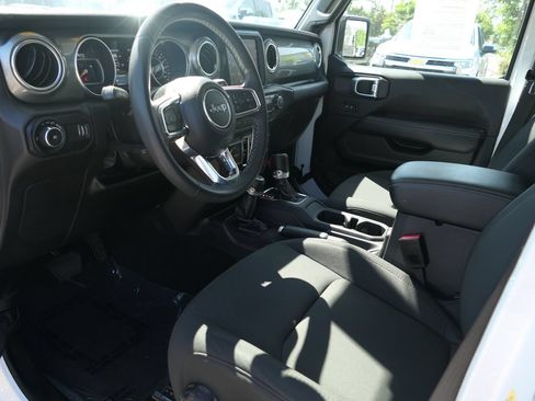 Used 2023 Jeep Wrangler Unlimited Sahara w/ LED Lighting Group AWD/4WD image 11
