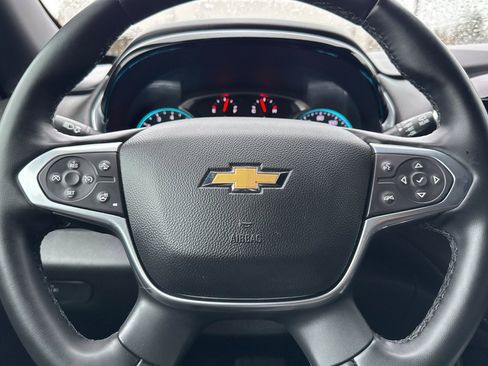 Used 2023 Chevrolet Traverse LT image 23