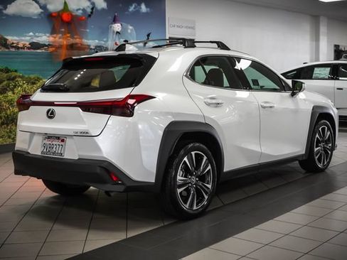 Certified 2025 Lexus UX 300h FWD w/ Accessory Package (Z2) image 6