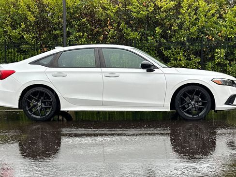 Used 2022 Honda Civic Sport image 3