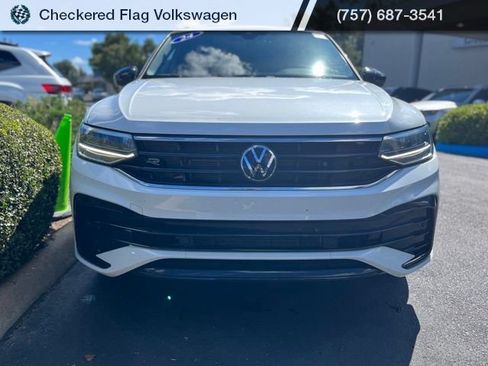 Used 2024 Volkswagen Tiguan SE R-Line AWD/4WD image 13
