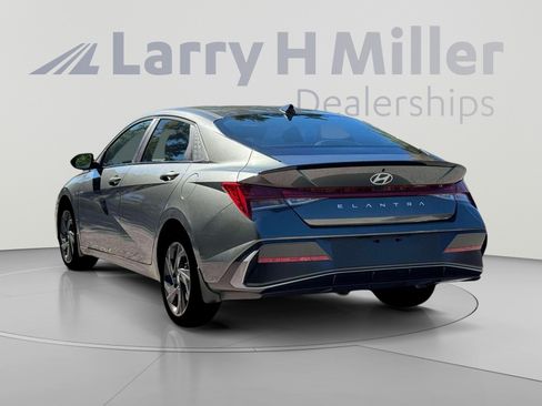 New 2026 Hyundai Elantra SEL Sport Premium FWD image 5