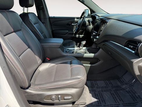 Used 2023 Chevrolet Traverse RS FWD image 15