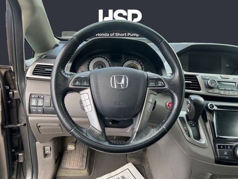 Used 2016 Honda Odyssey Touring image 12