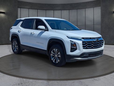 Used 2026 Chevrolet Equinox LT image 8