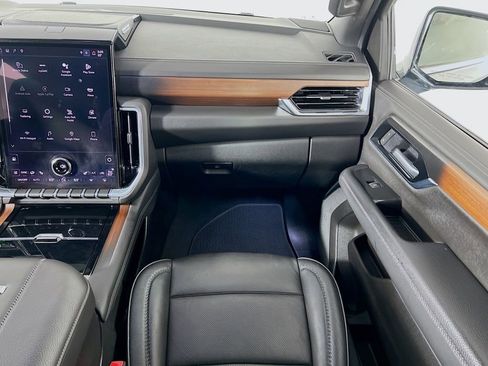 Used 2025 GMC Yukon Denali image 23