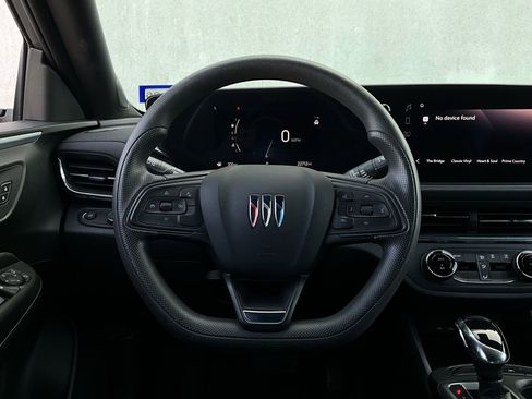 Used 2025 Buick Envista Preferred image 32