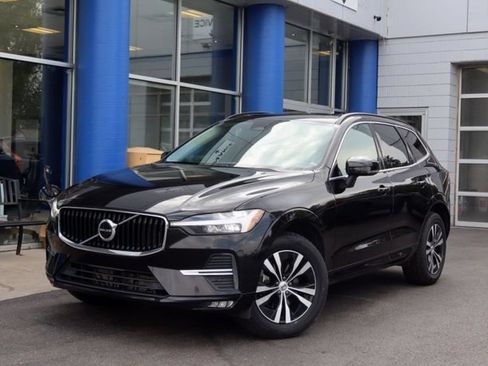 Used 2023 Volvo XC60 B5 Core AWD/4WD image 1