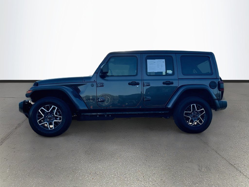 Used 2026 Jeep Wrangler Unlimited Sahara AWD/4WD image 4