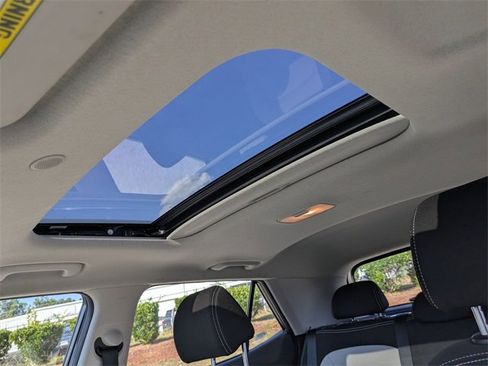 Used 2023 Hyundai Venue SEL image 37