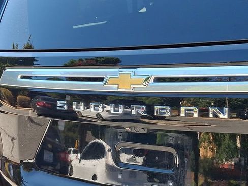 Used 2023 Chevrolet Suburban High Country AWD/4WD image 31