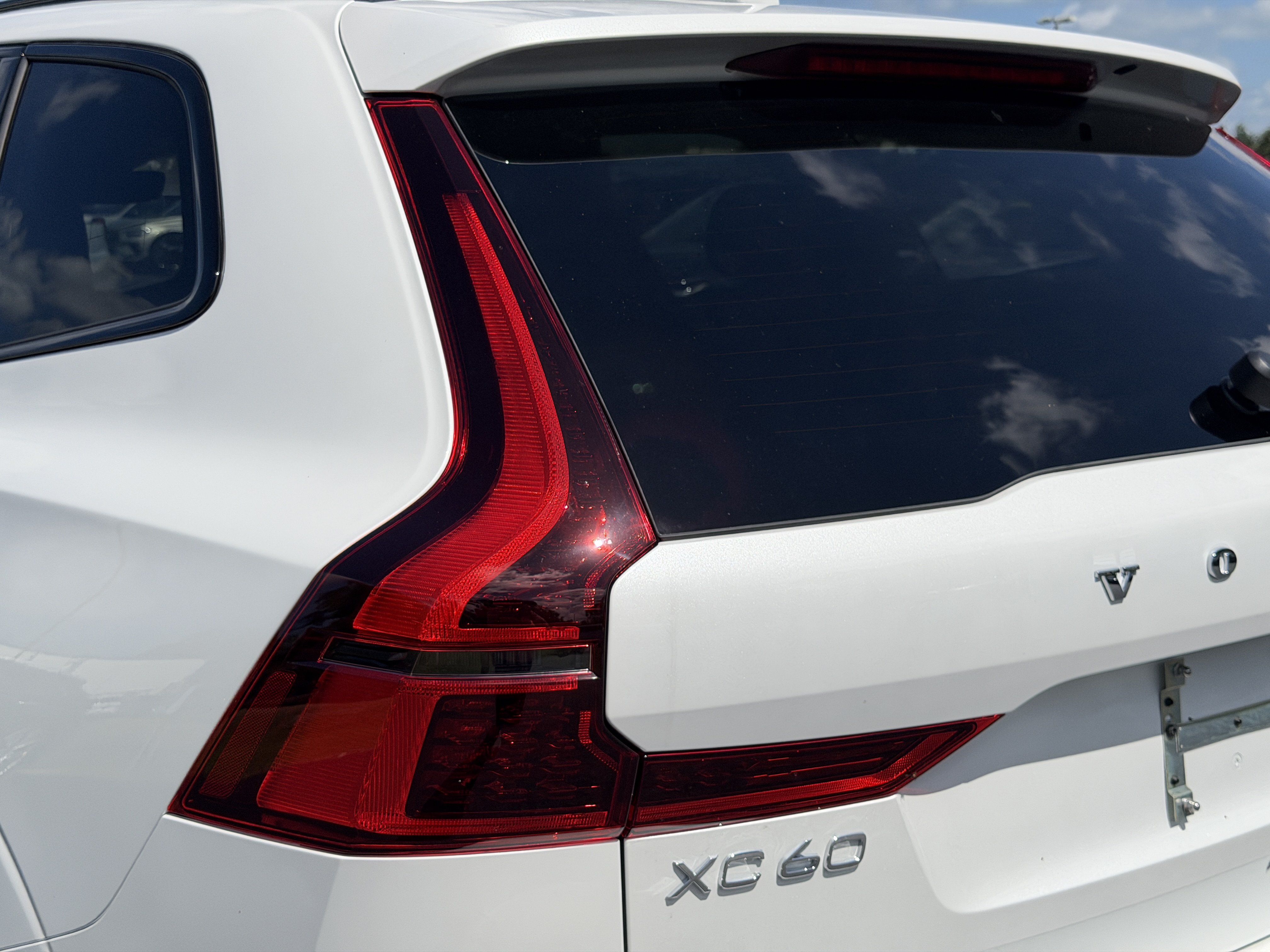 New 2026 Volvo XC60 B5 Core AWD/4WD image 9