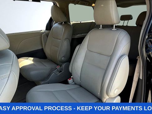 Used 2019 Toyota Sienna XLE Premium AWD/4WD image 29