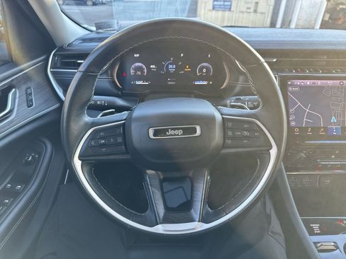 Used 2022 Jeep Grand Cherokee L Limited image 18