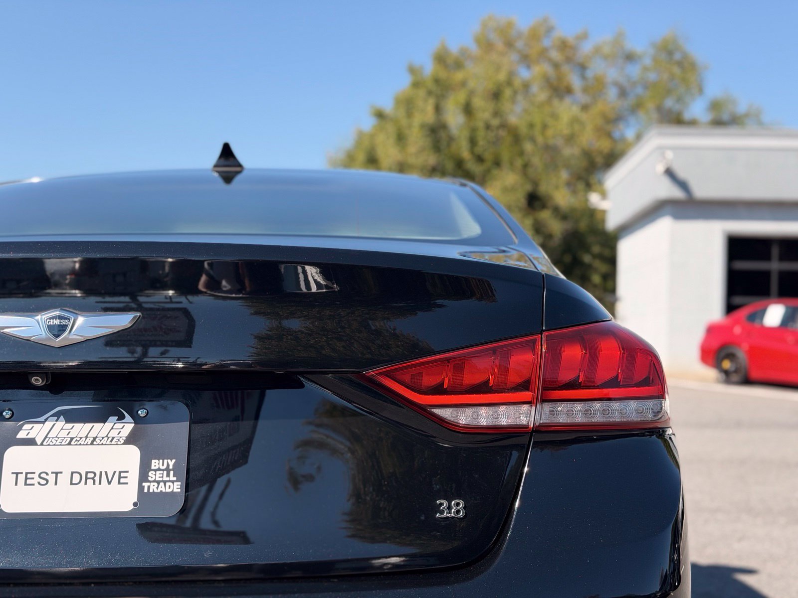 Used 2018 Genesis G80 3.8 RWD image 10