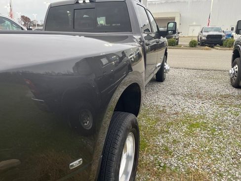 Used 2025 RAM 3500 Laramie image 23