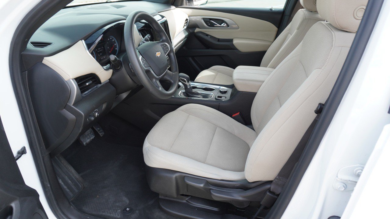 Used 2022 Chevrolet Traverse LS FWD image 10