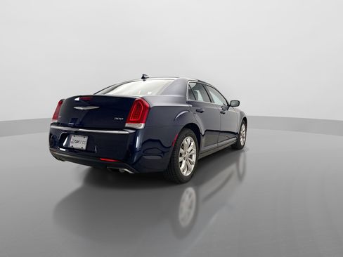 Used 2017 Chrysler 300 Limited AWD/4WD image 5