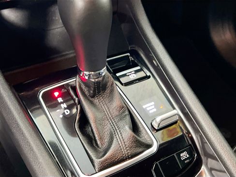 Used 2024 Jeep Compass Latitude image 25