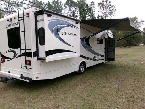 Used 2014 Ford E-450 and Econoline 450 Super Duty w/ Motorhome Prep Package image 9