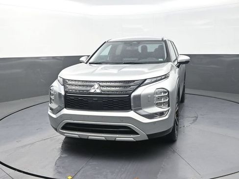 Used 2024 Mitsubishi Outlander SE AWD/4WD image 2