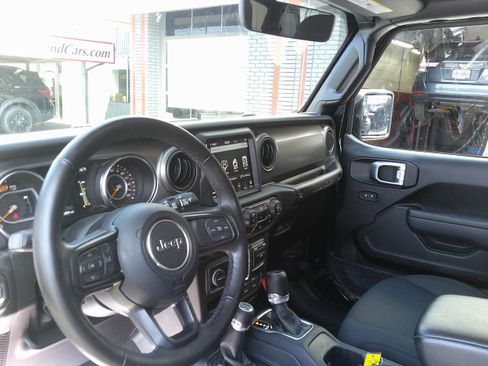 Used 2021 Jeep Wrangler Unlimited Sport image 23