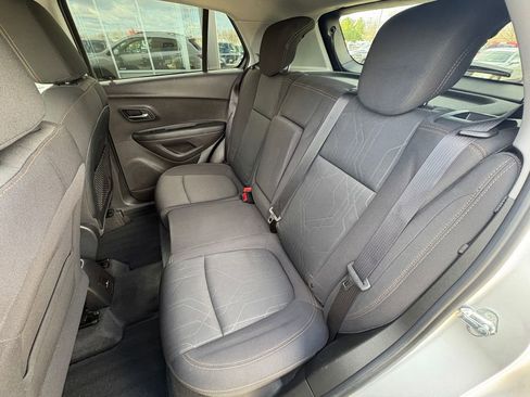 Used 2017 Chevrolet Trax LT w/ Driver Confidence Package image 28