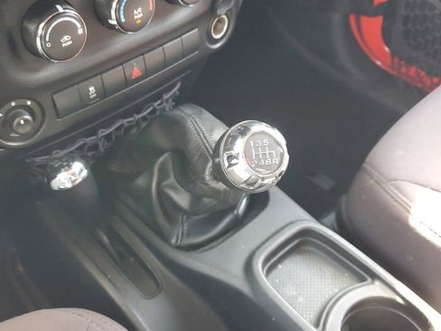 Used 2013 Jeep Wrangler Unlimited Sport AWD/4WD image 27