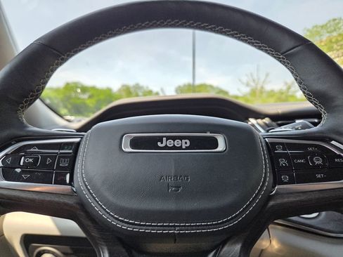 Used 2023 Jeep Grand Cherokee Overland w/ Adv Protech Group III AWD/4WD image 38