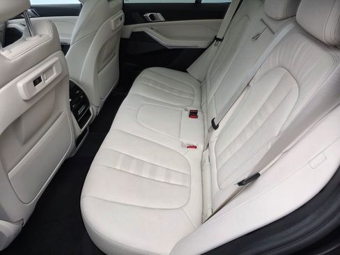 Used 2021 BMW X5 xDrive40i w/ Premium Package AWD/4WD image 14