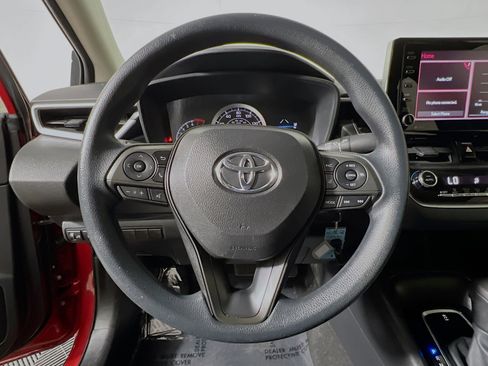Used 2021 Toyota Corolla LE image 18