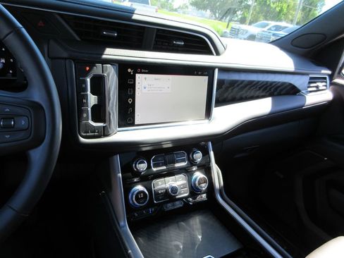 Certified 2024 GMC Yukon Denali AWD/4WD image 32