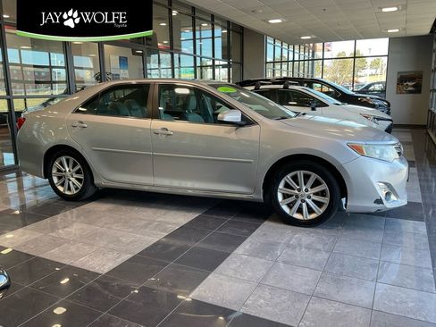 Used 2012 Toyota Camry XLE image 1