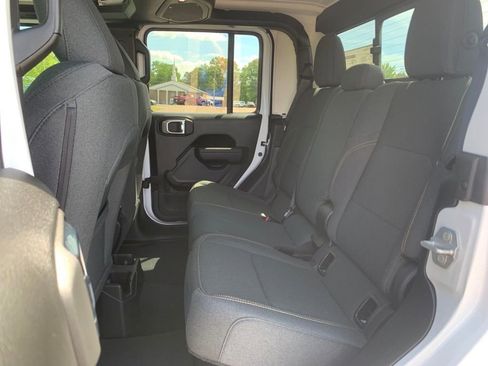 New 2025 Jeep Gladiator Sport AWD/4WD image 25
