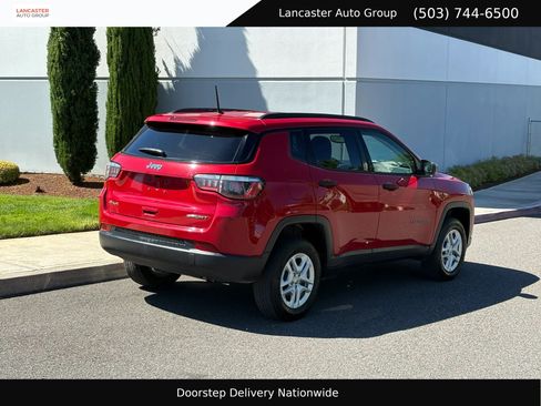 Used 2018 Jeep Compass Sport AWD/4WD image 6