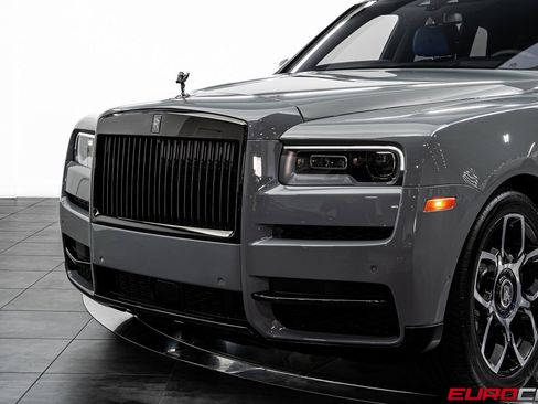 Used 2022 Rolls-Royce Cullinan Black Badge w/ Dark Exterior Package image 14