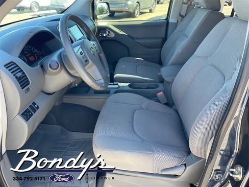 Used 2019 Nissan Frontier SV image 10