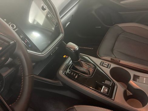 Certified 2025 Subaru Crosstrek 2.5i Limited w/ Crosstrek Mirror Package image 21