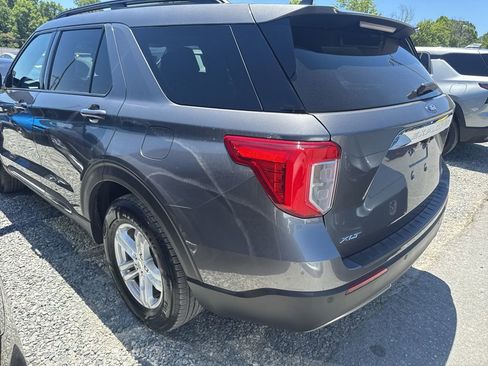 Used 2021 Ford Explorer XLT w/ Equipment Group 202A AWD/4WD image 5