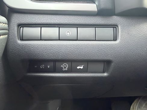 Certified 2025 Nissan Rogue SL AWD/4WD image 21