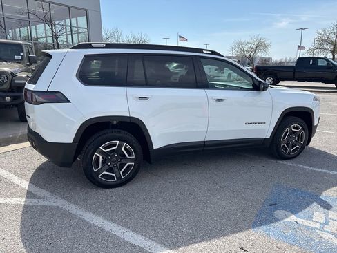 New 2026 Jeep Cherokee Laredo AWD/4WD image 30
