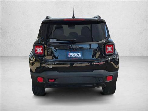 Used 2017 Jeep Renegade Trailhawk w/ Premium Trailhawk Package AWD/4WD image 6