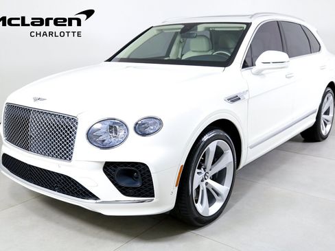 Used 2023 Bentley Bentayga Plug-In Hybrid AWD/4WD image 1