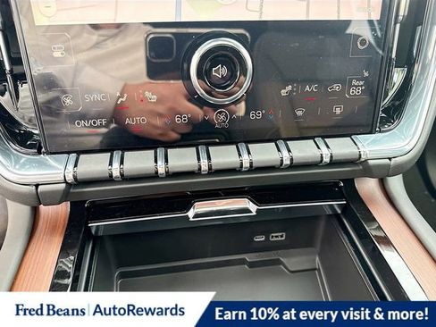 New 2025 GMC Yukon XL Denali w/ Sun & Power Step Package image 17