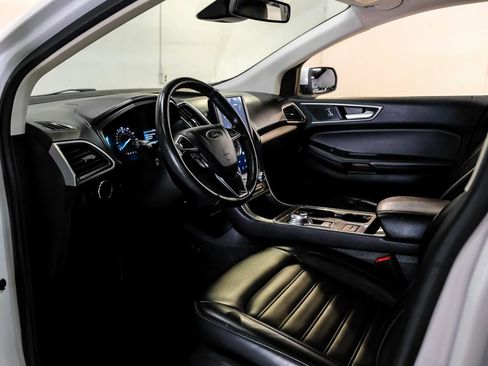 Used 2024 Ford Edge SEL w/ Convenience Package AWD/4WD image 3
