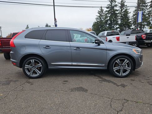 Used 2017 Volvo XC60 T6 Dynamic w/ Preferred Option Package image 6