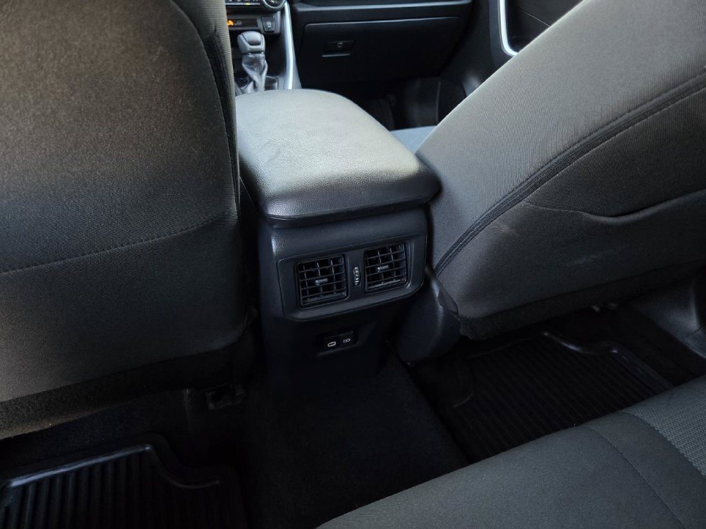 Used 2025 Toyota RAV4 XLE FWD image 13